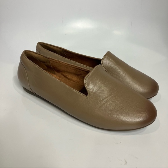 Softwalk Shelby slip on flats tan taupe leather women’s size 9.5WW business - Picture 2 of 10